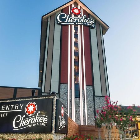 Cherokee Casino Hotel Roland Eksteriør bilde